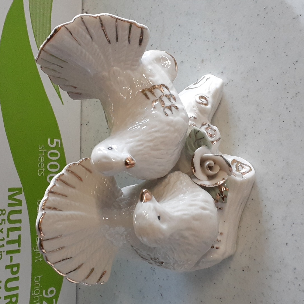 Vintage ceramic turtle doves